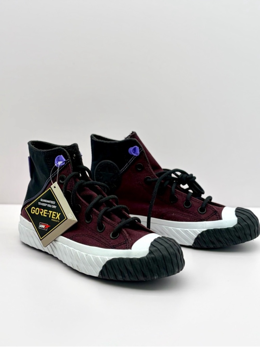 Converse GORE-TEX High-Top Sneakers women's size 6.5 men's 4.5